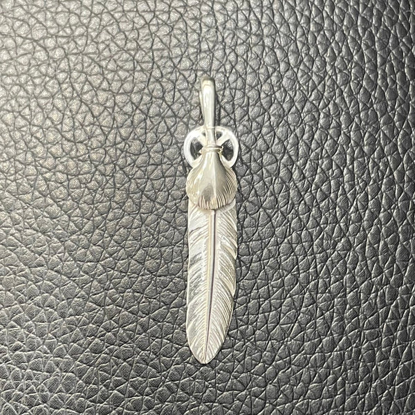 goro's | Silver Heart Wheel Feather (M) / Brand New