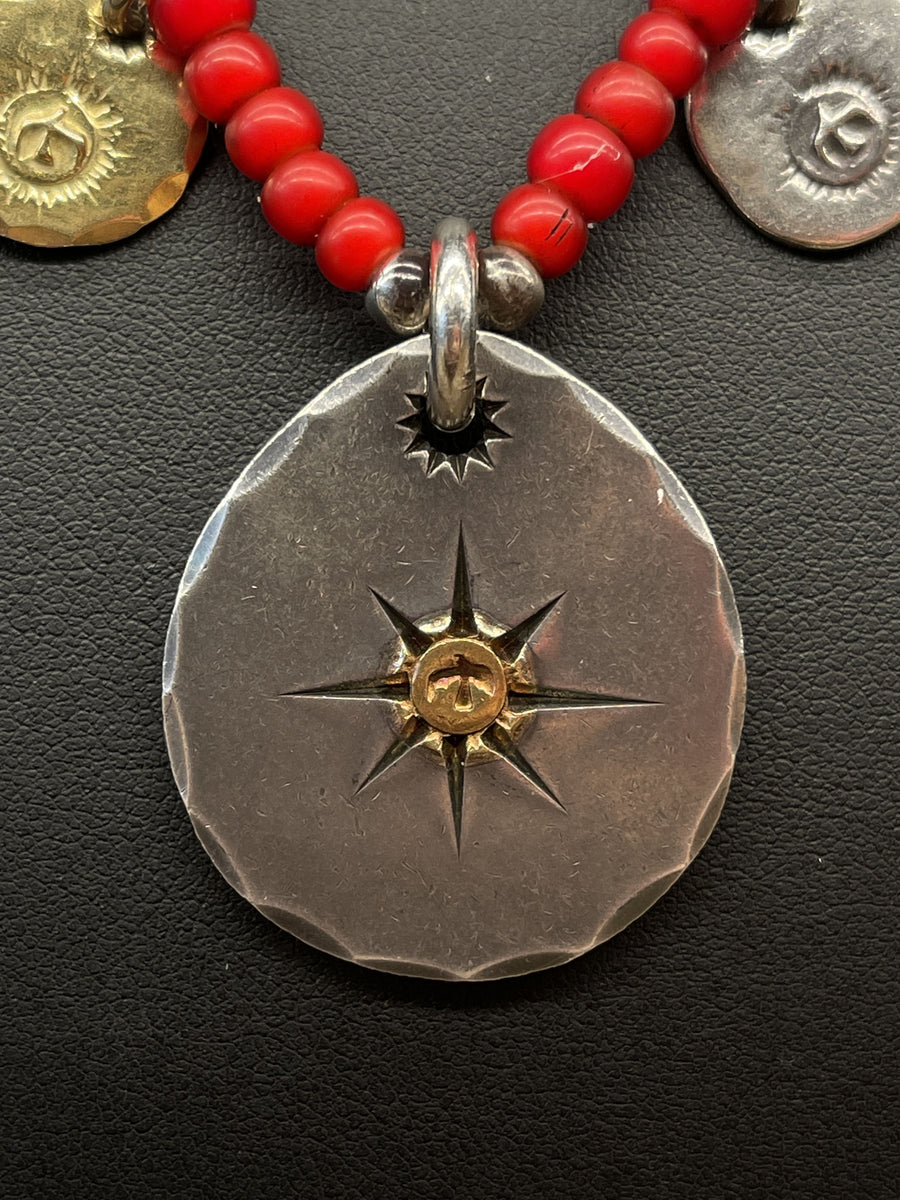 goro's Metal Pendant with Antique Red Beads Setup | Goros Setup