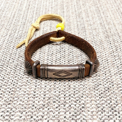 goros DELTAone International Leather Bracelet with Metal Saddle 47046 1