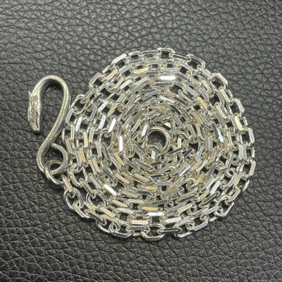 goros DELTAone International Large Cornered Long Chain with Eagle Hook 70945a 1
