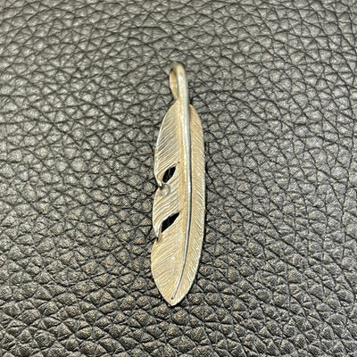 goros DELTAone International Silver Feather Right S 69902a 1