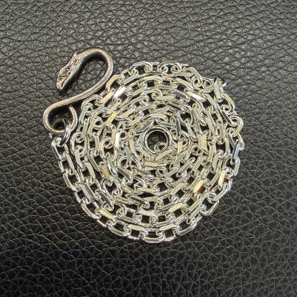 goro's | Large Cornered Chain with Eagle Hook