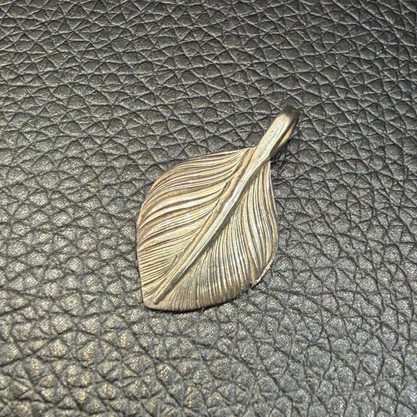 goro's | [SALE] Silver Heart Pendant (Left) / Old Design