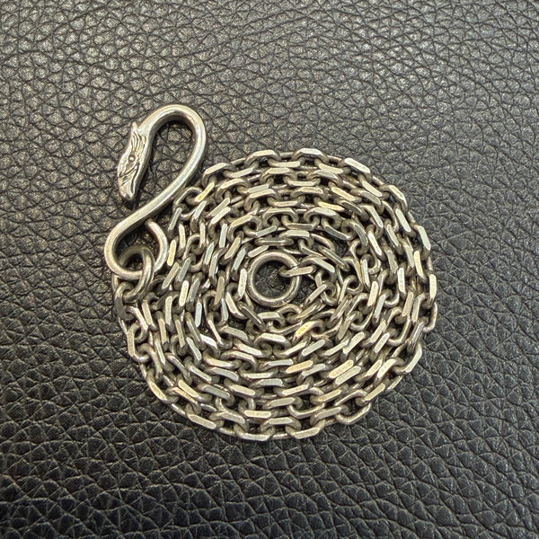goro's | Small Cornered Chain with Eagle Hook