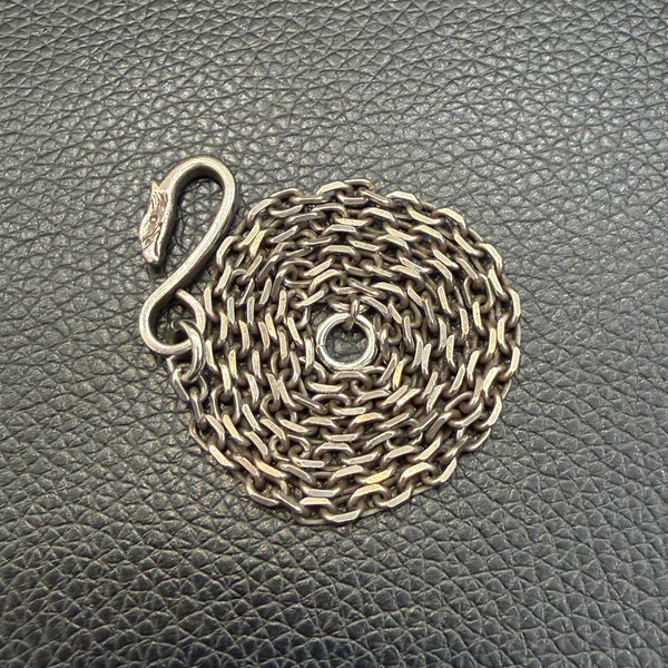 goro's | Small Cornered Chain with Eagle Hook