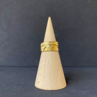 goros DELTAone International All Gold Feather Pinky Ring Size 7 s00438 1