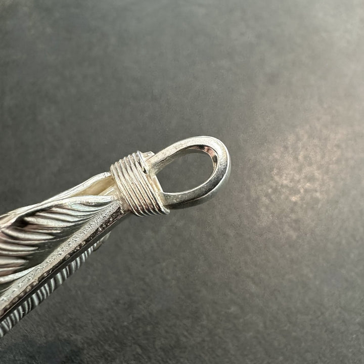 goro's | [SALE] Silver Top Feather (Left) (XL) / Brand New