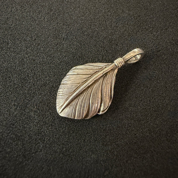 goro's | Silver Heart Pendant (Left) / New Design