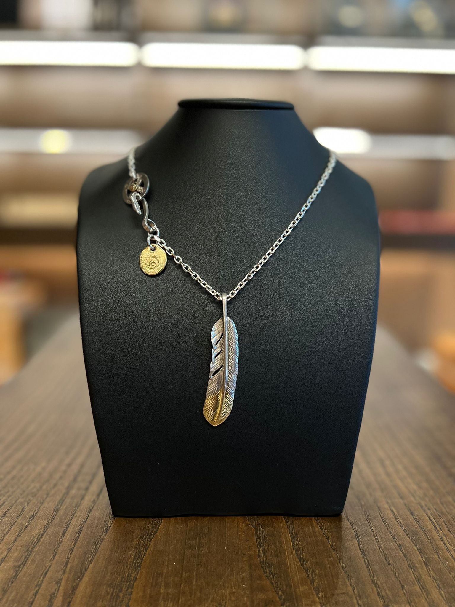 goro's | Authentic Goros Feather & Necklace | DELTAone